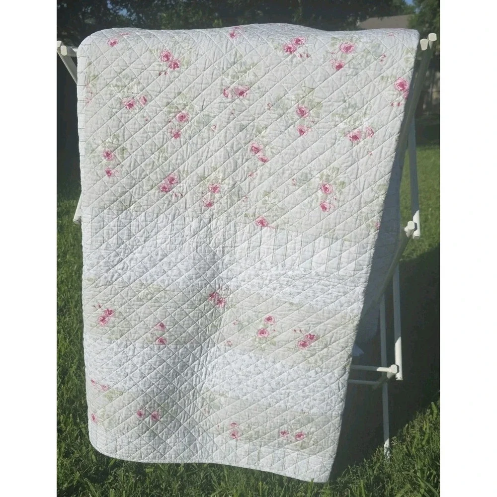Simply Shabby Chic Queen Quilt Patchwork Roses/Stripes 100% Cotton EUC
